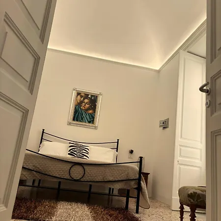 Grey House * Catania